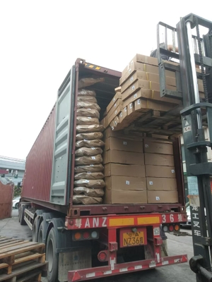 Fábrica Dongsui resistente de estilo europeu Semi Truck Bumper Guarda veado com malha Para VOLVO SCANIA BENZ MAN