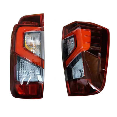 A tomada de fábrica escolhe acima da luz da cauda do farol do diodo emissor de luz para Nissan Navara 2021 auto acessórios traseiros