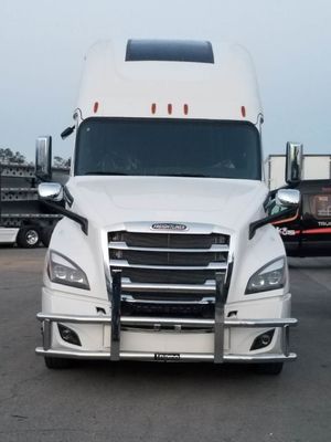 Fábrica Dongsui resistente Semi Truck Bumper Deer Guards para Cargo Cascadia For Volvo Internacional Prostar Kenworth Peterbilt Mack Pinnacle