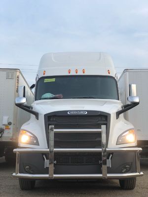 Fábrica Dongsui resistente Semi Truck Bumper Deer Guards para Cargo Cascadia For Volvo Internacional Prostar Kenworth Peterbilt Mack Pinnacle
