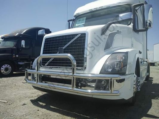 Fábrica Dongsui estilo clássico e de alta qualidade Semi Truck Bumper Deer Guards For Freightliner Cascadia For Volvo International Prostar Kenworth Peterbilt Mack Pinnacle